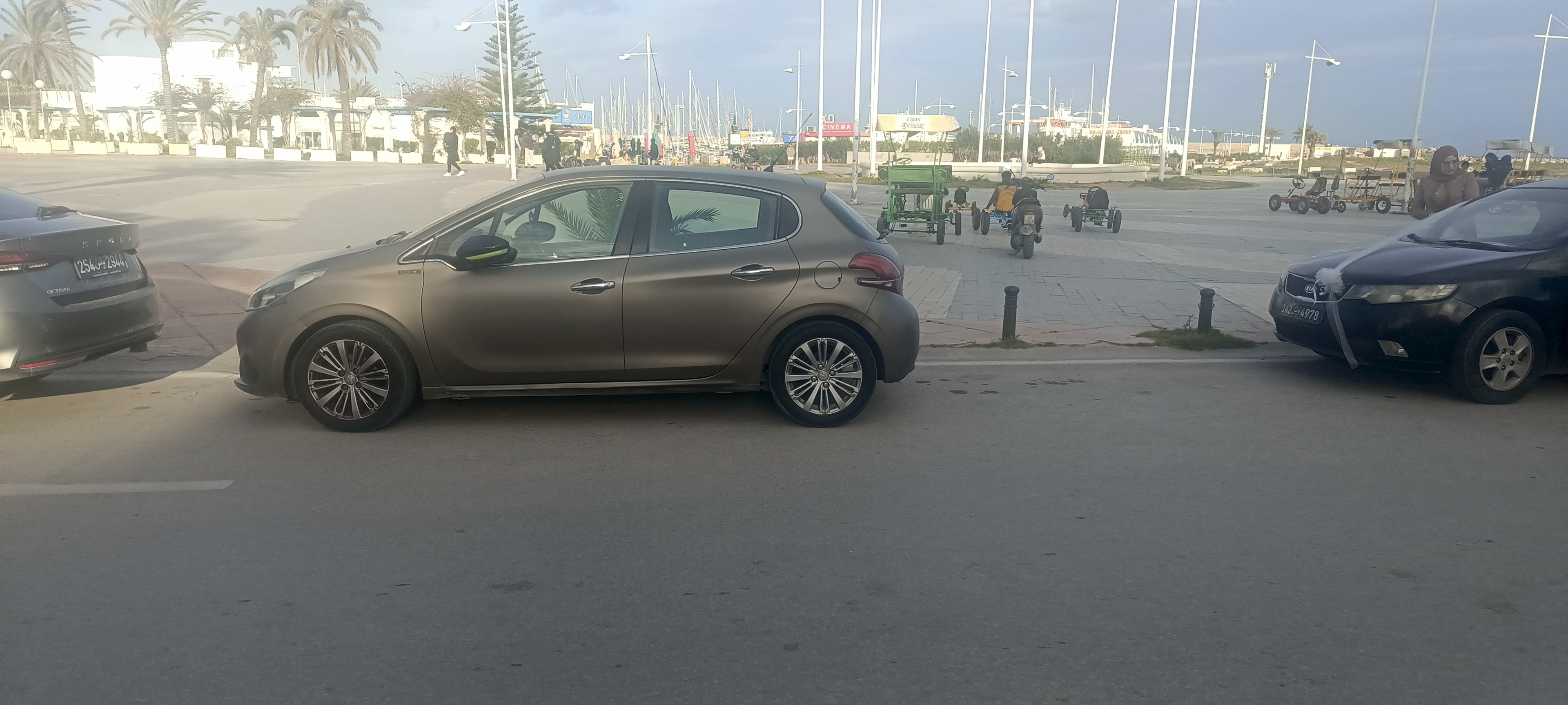 Peugeot 208 2016 — photo 1