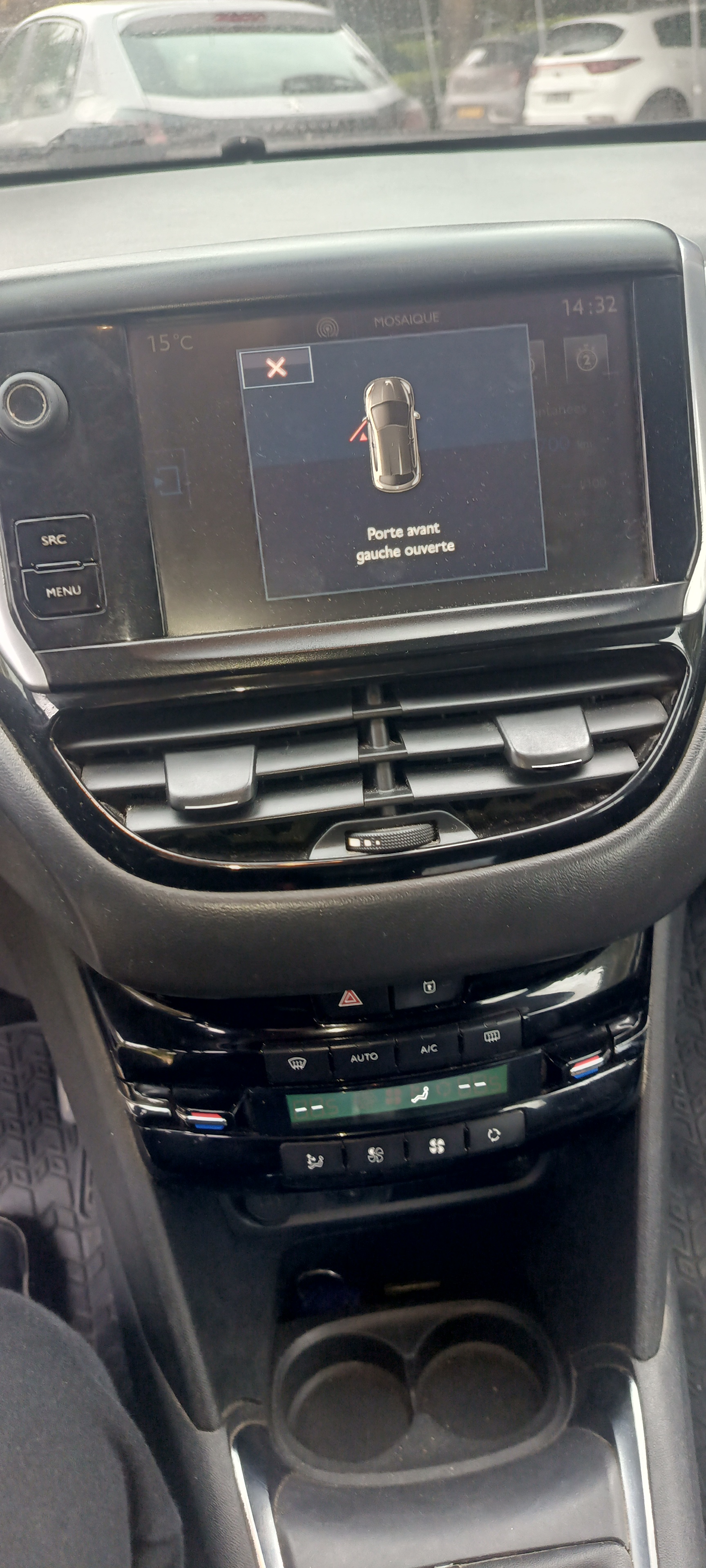 Peugeot 208 2016 — photo 2